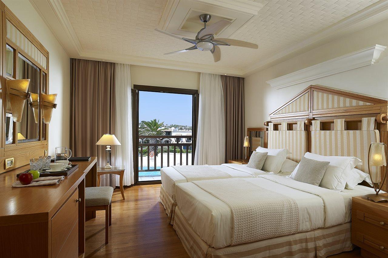 Knossos Royal Hotel แอร์ซอนิสซอส ภายนอก รูปภาพ