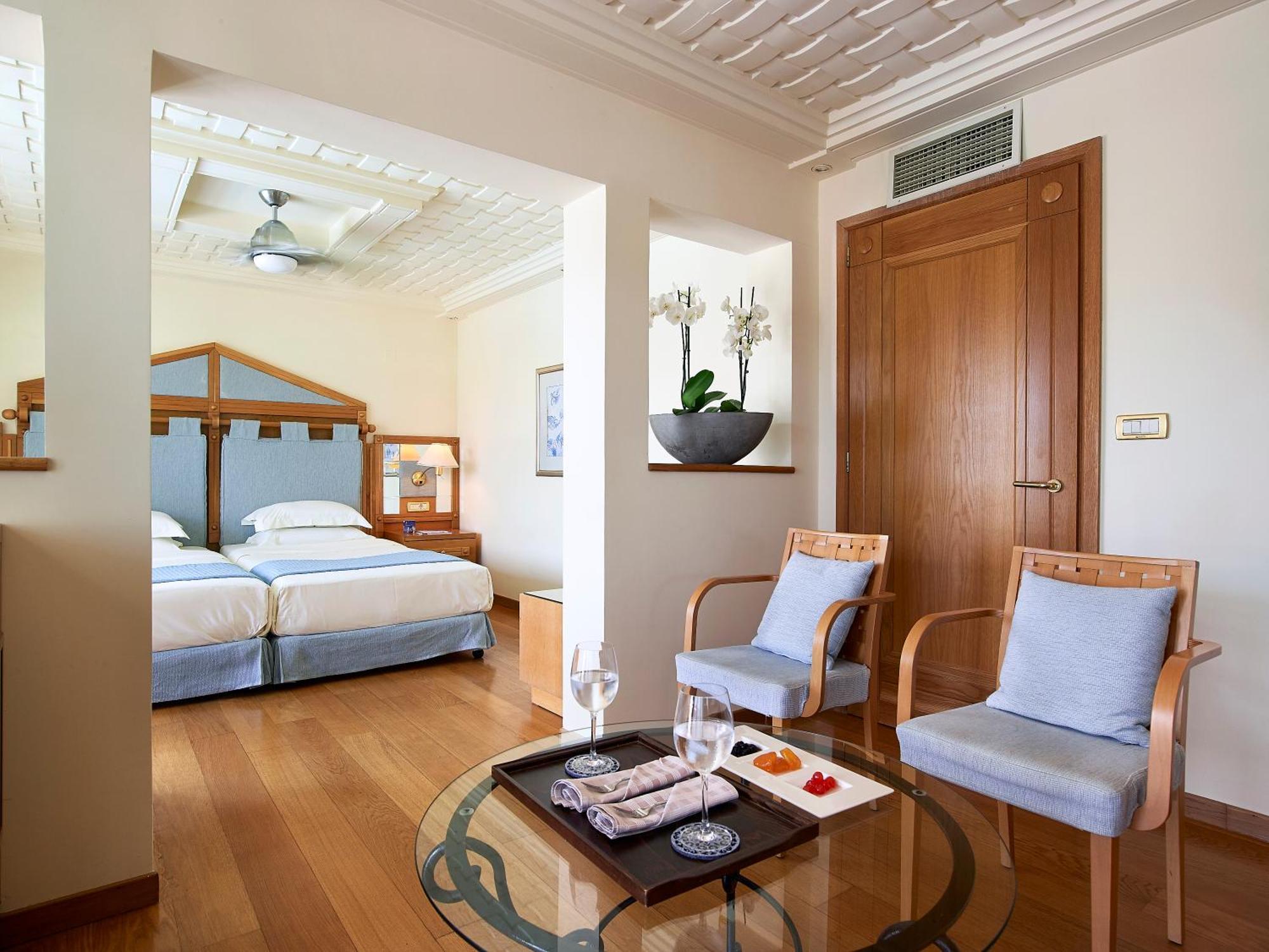 Knossos Royal Hotel แอร์ซอนิสซอส ภายนอก รูปภาพ