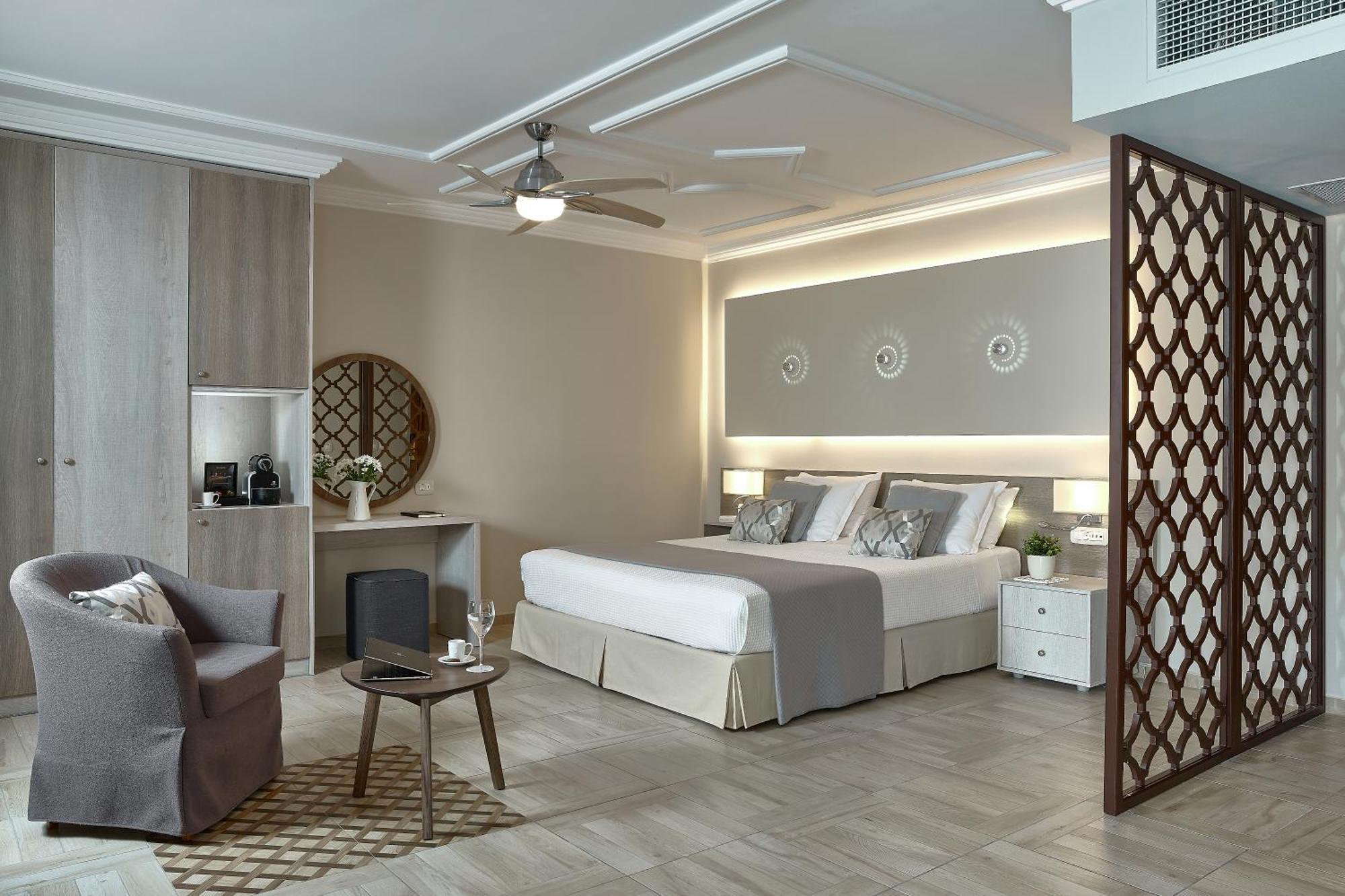 Knossos Royal Hotel แอร์ซอนิสซอส ภายนอก รูปภาพ